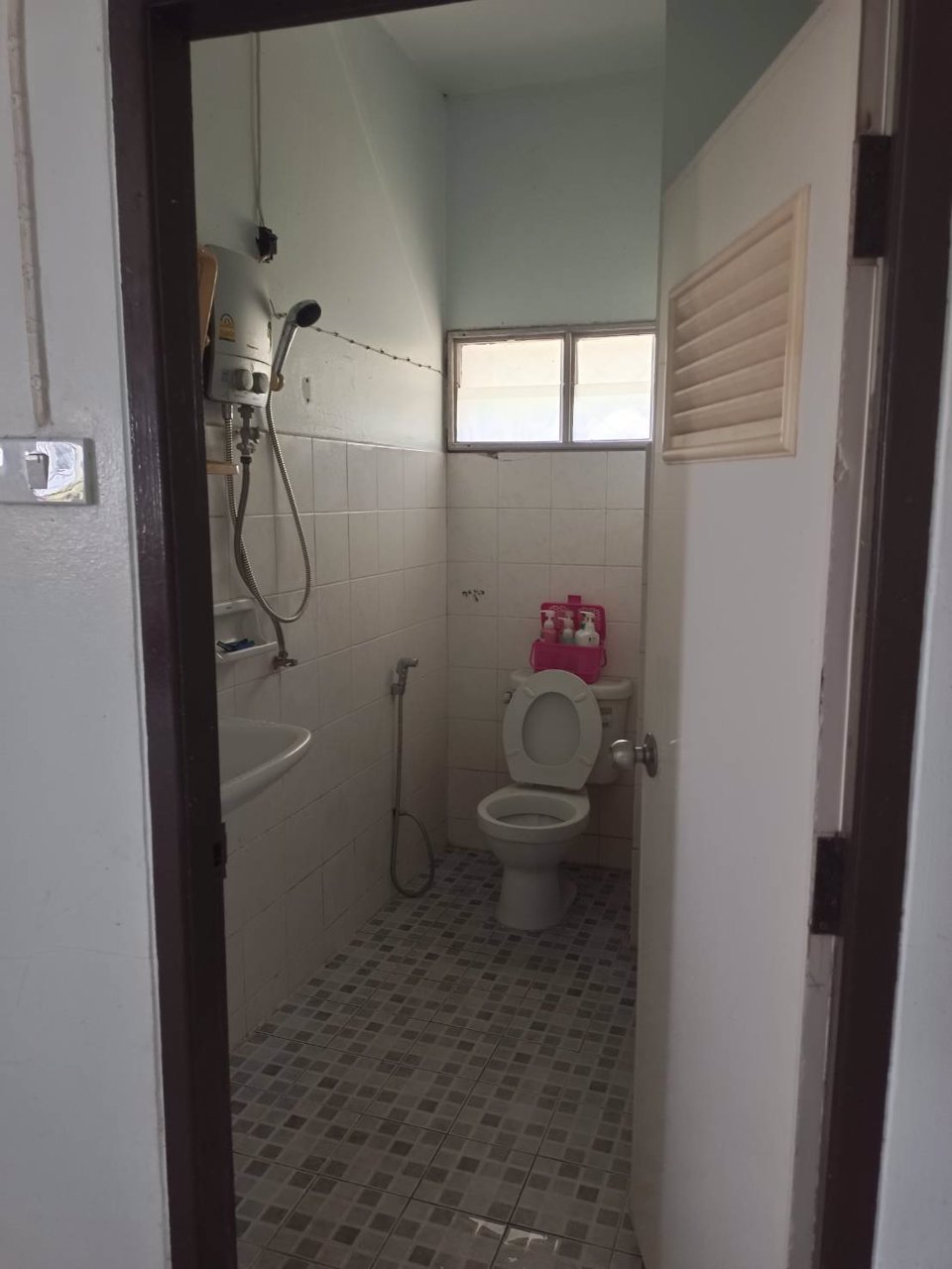 ขายบ้านสไตล์ยุโรป-ทรงสเปน-พร้อมที่ดิน-75-ตรว