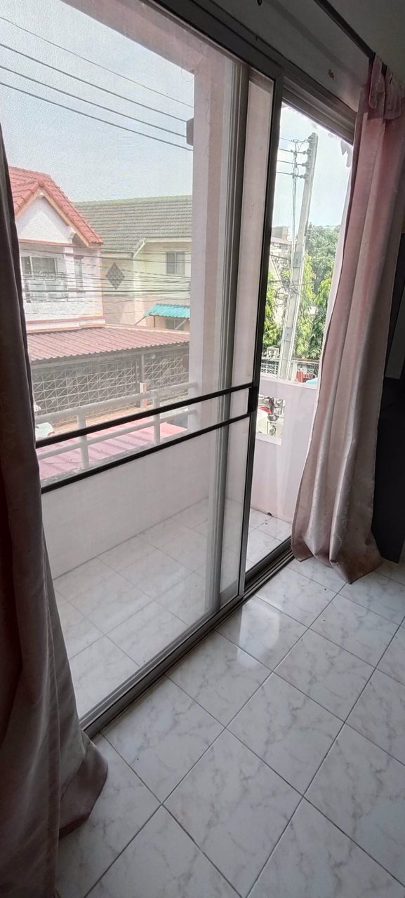 ขายด่วนบ้าน-ทาวน์เฮ้าส์-ทำเลทองซอยสดใส-ติด-มบูรพา-ต่ำกว่าราคาตลาด-1790000-บาท-เจ้าของขายเองราคา