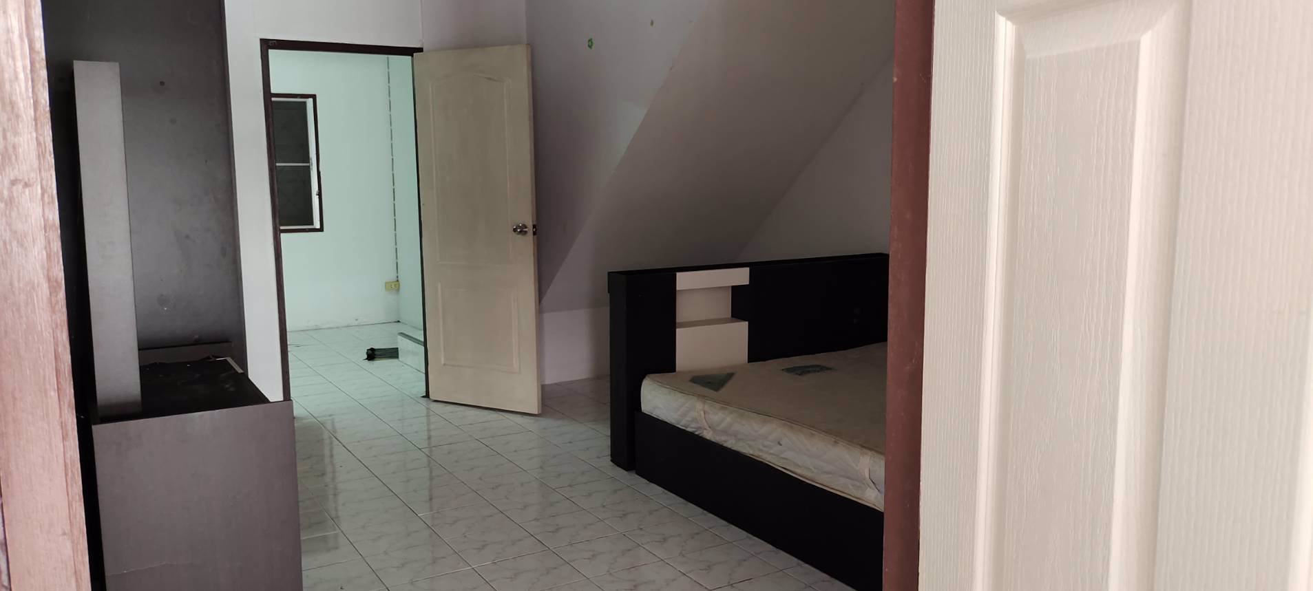 ขายด่วนบ้าน-ทาวน์เฮ้าส์-ทำเลทองซอยสดใส-ติด-มบูรพา-ต่ำกว่าราคาตลาด-1790000-บาท-เจ้าของขายเองราคา