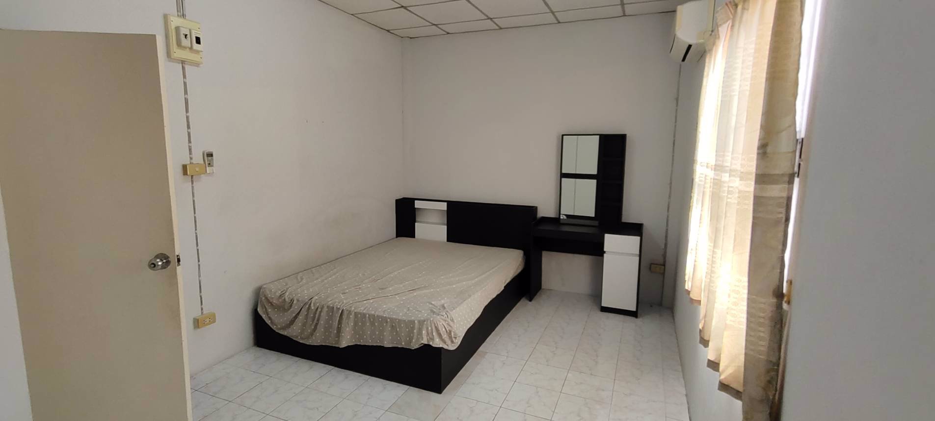 ขายด่วนบ้าน-ทาวน์เฮ้าส์-ทำเลทองซอยสดใส-ติด-มบูรพา-ต่ำกว่าราคาตลาด-1790000-บาท-เจ้าของขายเองราคา