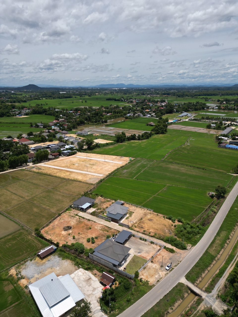 ขายที่ดินโฉนดครุฑแดง-เนื้อที่่-1673-ตรวา