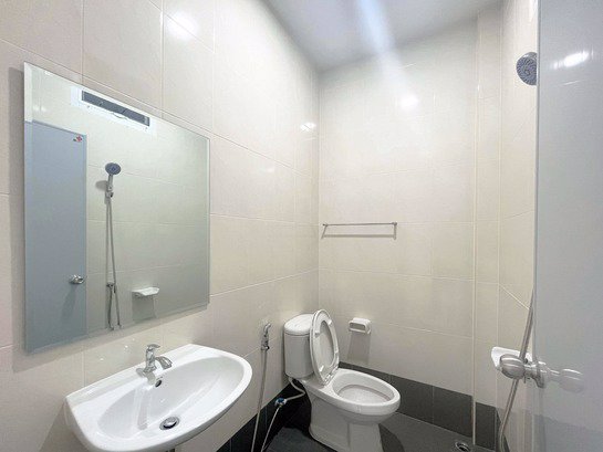 ทาวน์โฮมใหม่-ใกล้-bts-สายหยุด-บ้านใหญ่-ราคาไม่แพง