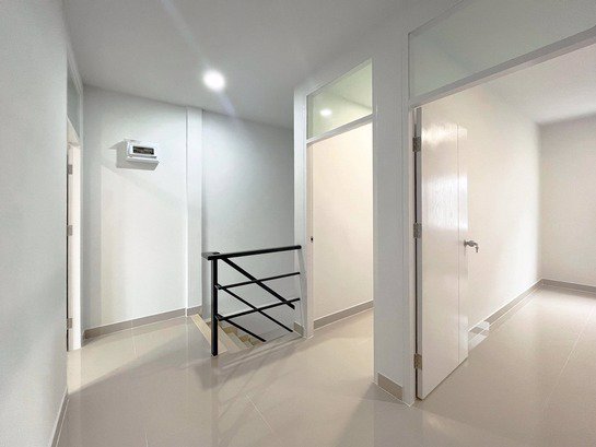 ทาวน์โฮมใหม่-ใกล้-bts-สายหยุด-บ้านใหญ่-ราคาไม่แพง