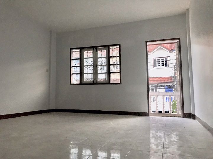 ทาวเฮ้าส์-ให้เช่า-ใหม่เอี่ยม-หมู่บ้านสินทวีแกรนวิลเลจ-3-ชั้น-3-ห้องนอน-3-ห้องน้ำ-