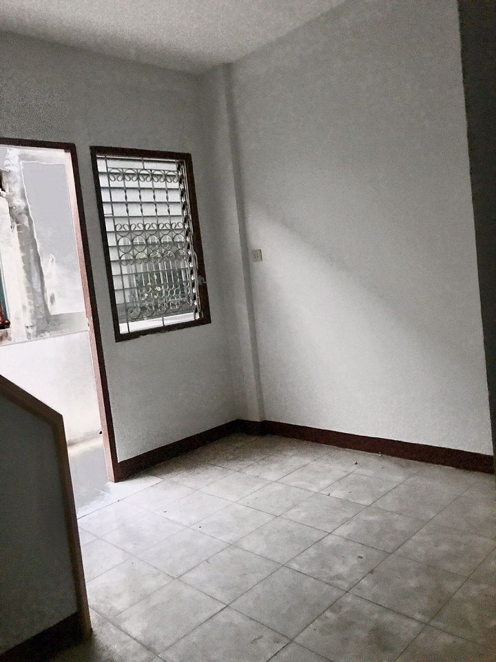 ทาวเฮ้าส์-ให้เช่า-ใหม่เอี่ยม-หมู่บ้านสินทวีแกรนวิลเลจ-3-ชั้น-3-ห้องนอน-3-ห้องน้ำ-