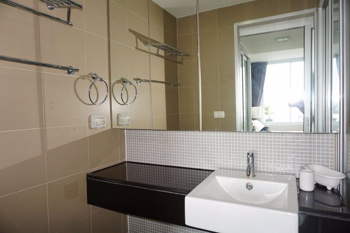 คอนโดให้เช่าราคาถูก-the-colory-vivid-condo-200-เมตรจาก-mrt-ห้วยขวาง