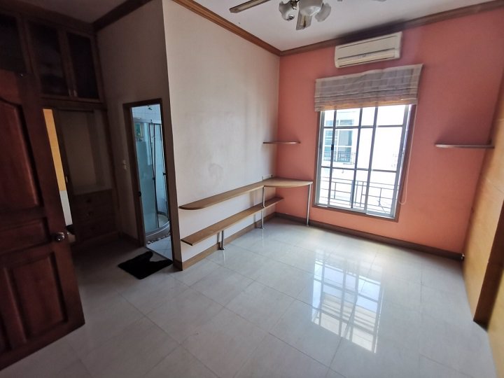 ให้เช่าทาวน์เฮ้าส์-3-ห้องนอน-ใน-ลาดพร้าว-71-แอร์-5-ตัว