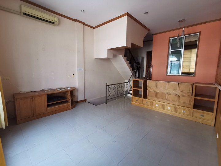 ให้เช่าทาวน์เฮ้าส์-3-ห้องนอน-ใน-ลาดพร้าว-71-แอร์-5-ตัว