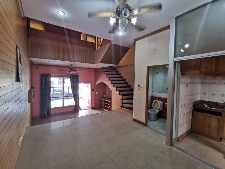 ให้เช่าทาวน์เฮ้าส์-3-ห้องนอน-ใน-ลาดพร้าว-71-แอร์-5-ตัว