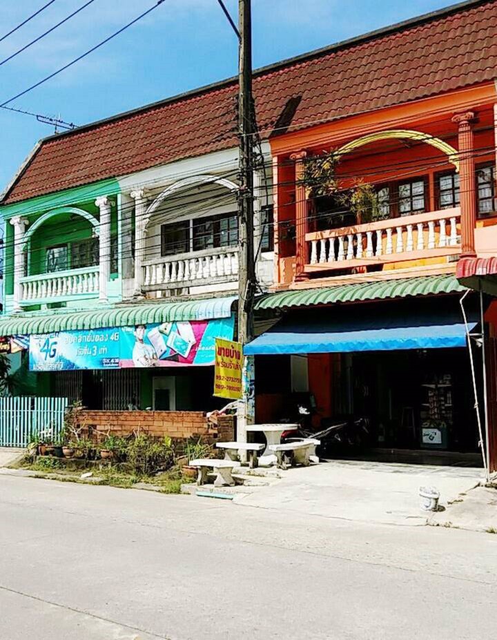 ขายบ้านทาวน์เฮ้า-พร้อมร้านค้า-พร้อมเฟอร์นิเจอร์ทั้งบ้าน-ตหลังสวน-อหลังสวน-จชุมพร