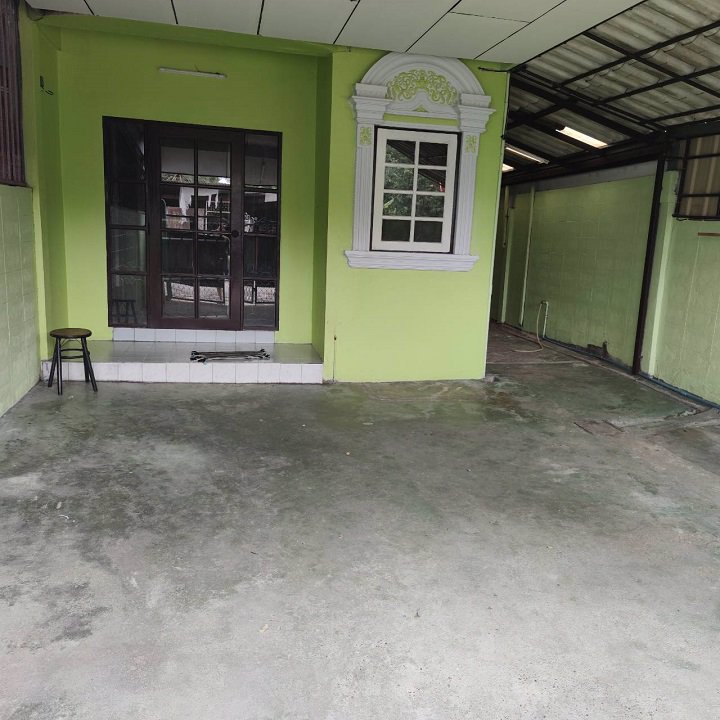 ขายทาวน์เฮ้าส์-2-ชั้น-หมู่บ้านอินทราวิลล่า-ใกล้ถนนกลัปพฤติ-เดินทางสะดวก