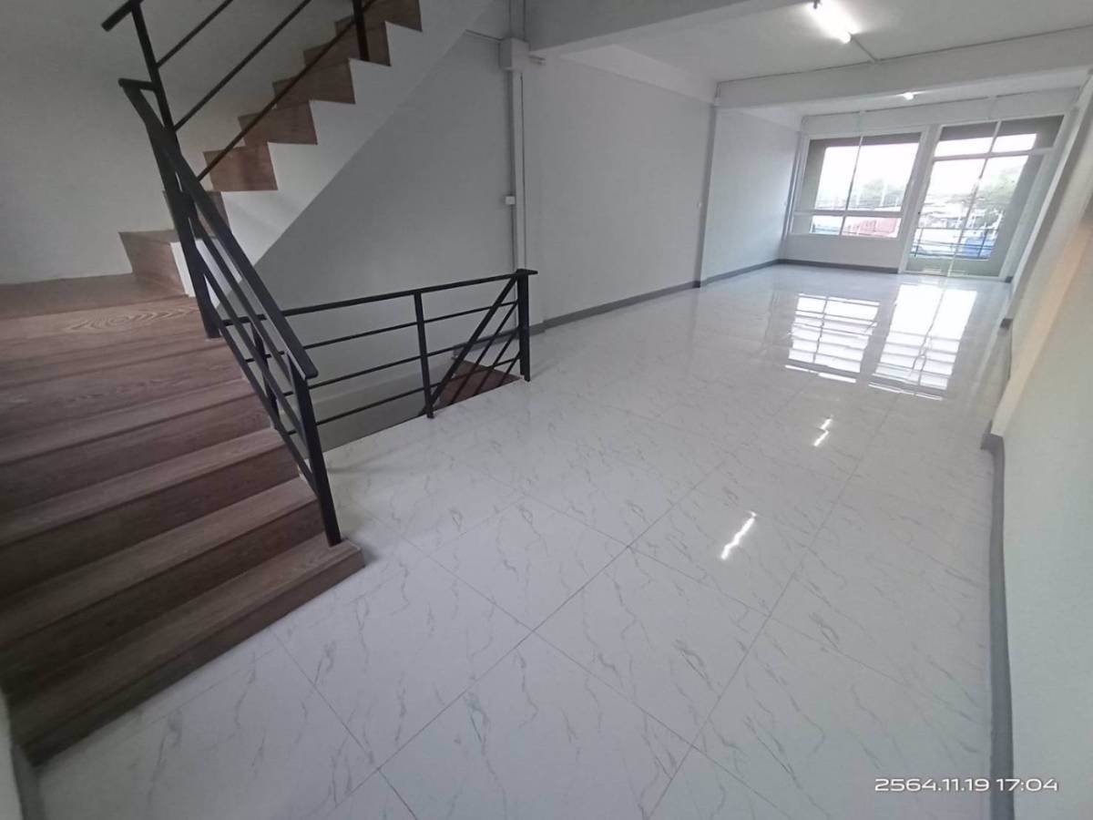 ขายอาคารพาณิชย์3คูหา-ติดถนนรามอินทรา-ติดรถไฟฟ้าสายสีชมพู-ไกล้แฟชั่นไอแลนด์-รามอินทรา