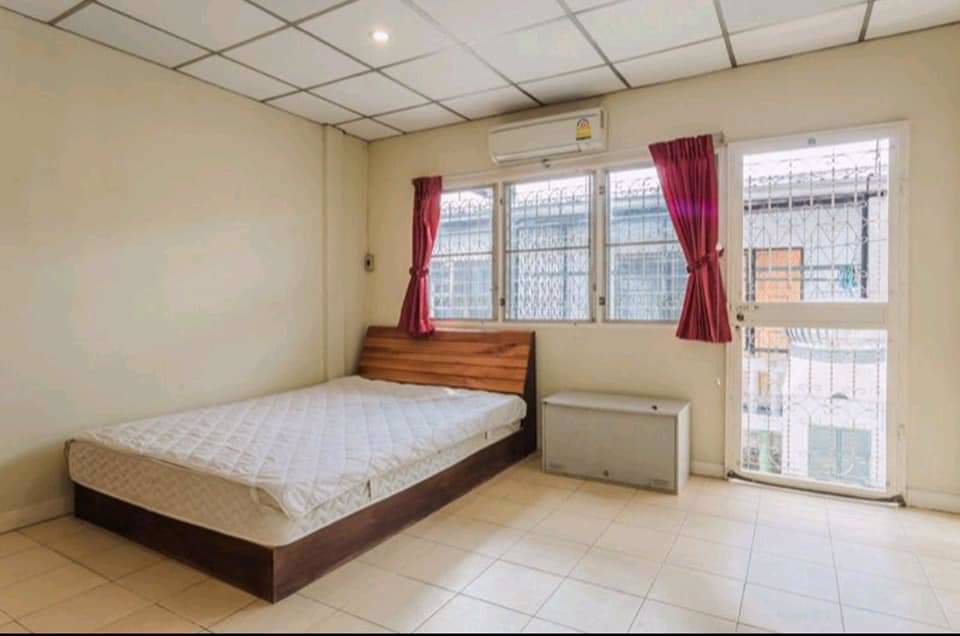 ให้เช่าทาวน์โฮม-ทำออฟฟิศได้-ใกล้เซ็นทรัลบางนา