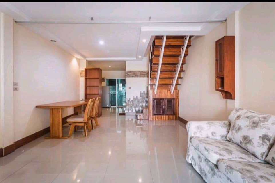 ให้เช่าทาวน์โฮม-ทำออฟฟิศได้-ใกล้เซ็นทรัลบางนา