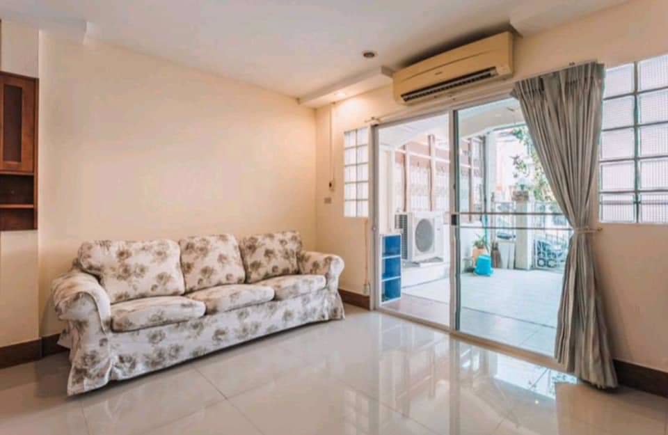 ให้เช่าทาวน์โฮม-ทำออฟฟิศได้-ใกล้เซ็นทรัลบางนา