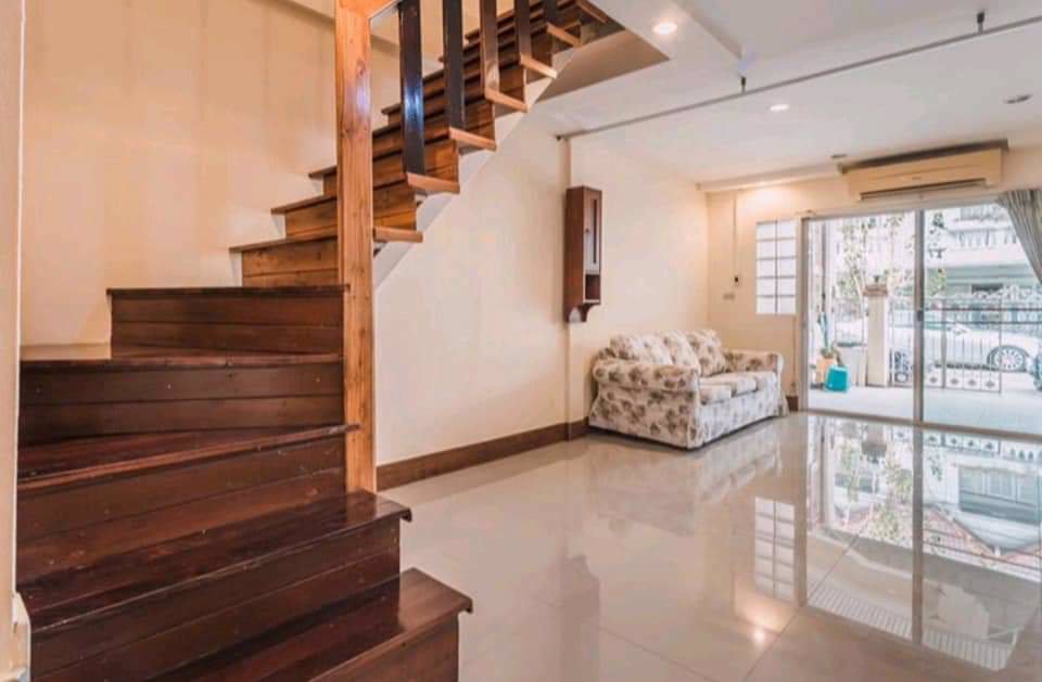 ให้เช่าทาวน์โฮม-ทำออฟฟิศได้-ใกล้เซ็นทรัลบางนา