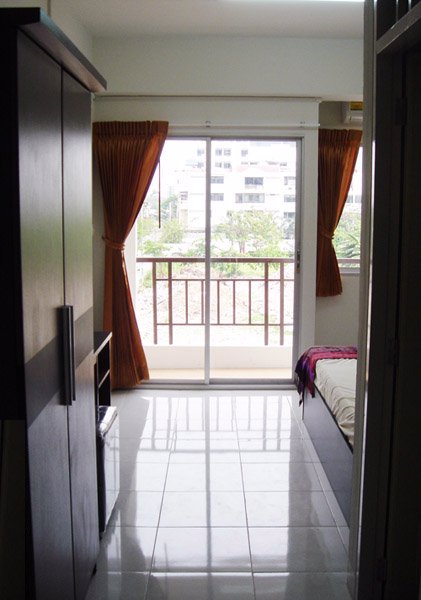 nawarin-ratchada-apartment-อพาร์ทเม้นท์-รัชดา-20-ใกล้รถไฟฟ้า-mrt