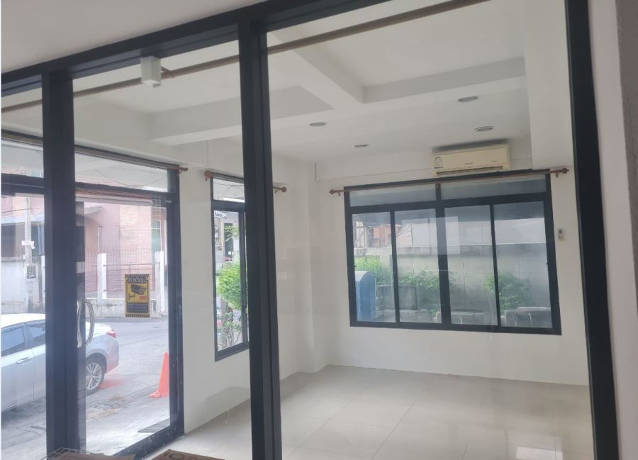 ให้เช่าพื้นที่-25-ตรม-ในอพาร์ทเม้นท์ย่านรัชดา-เหมาะทำร้านค้า-มินิมาร์ท-สำนักงาน