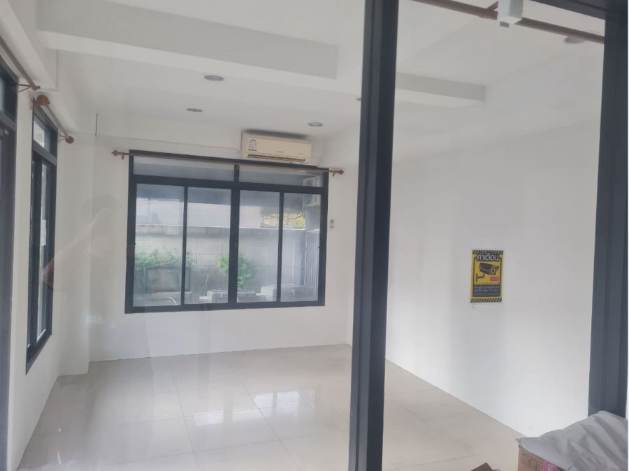 ให้เช่าพื้นที่-25-ตรม-ในอพาร์ทเม้นท์ย่านรัชดา-เหมาะทำร้านค้า-มินิมาร์ท-สำนักงาน