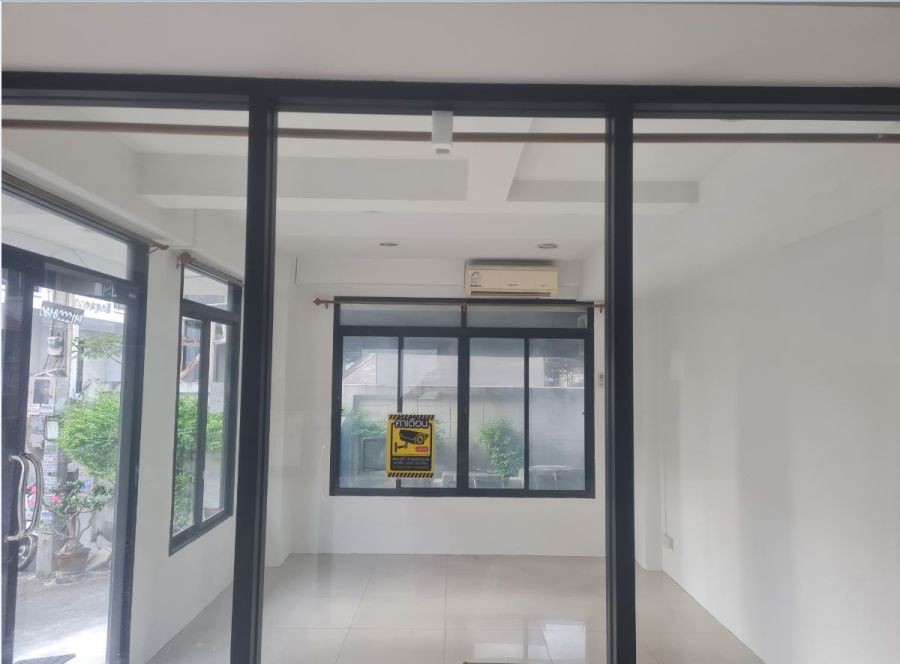 ให้เช่าพื้นที่-25-ตรม-ในอพาร์ทเม้นท์ย่านรัชดา-เหมาะทำร้านค้า-มินิมาร์ท-สำนักงาน