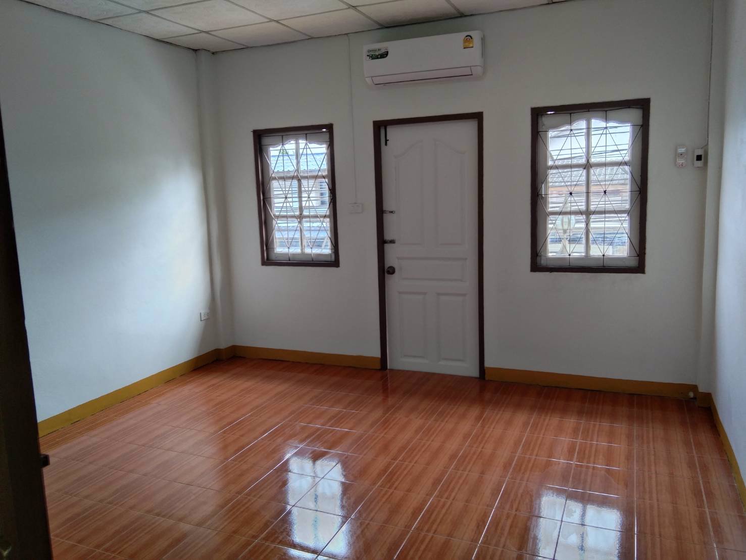 ให้เช่าอาคารพาณิชย์-18-ตารางวา-รีโนเวทใหม่-อยู่อาศัยค้าขายได้