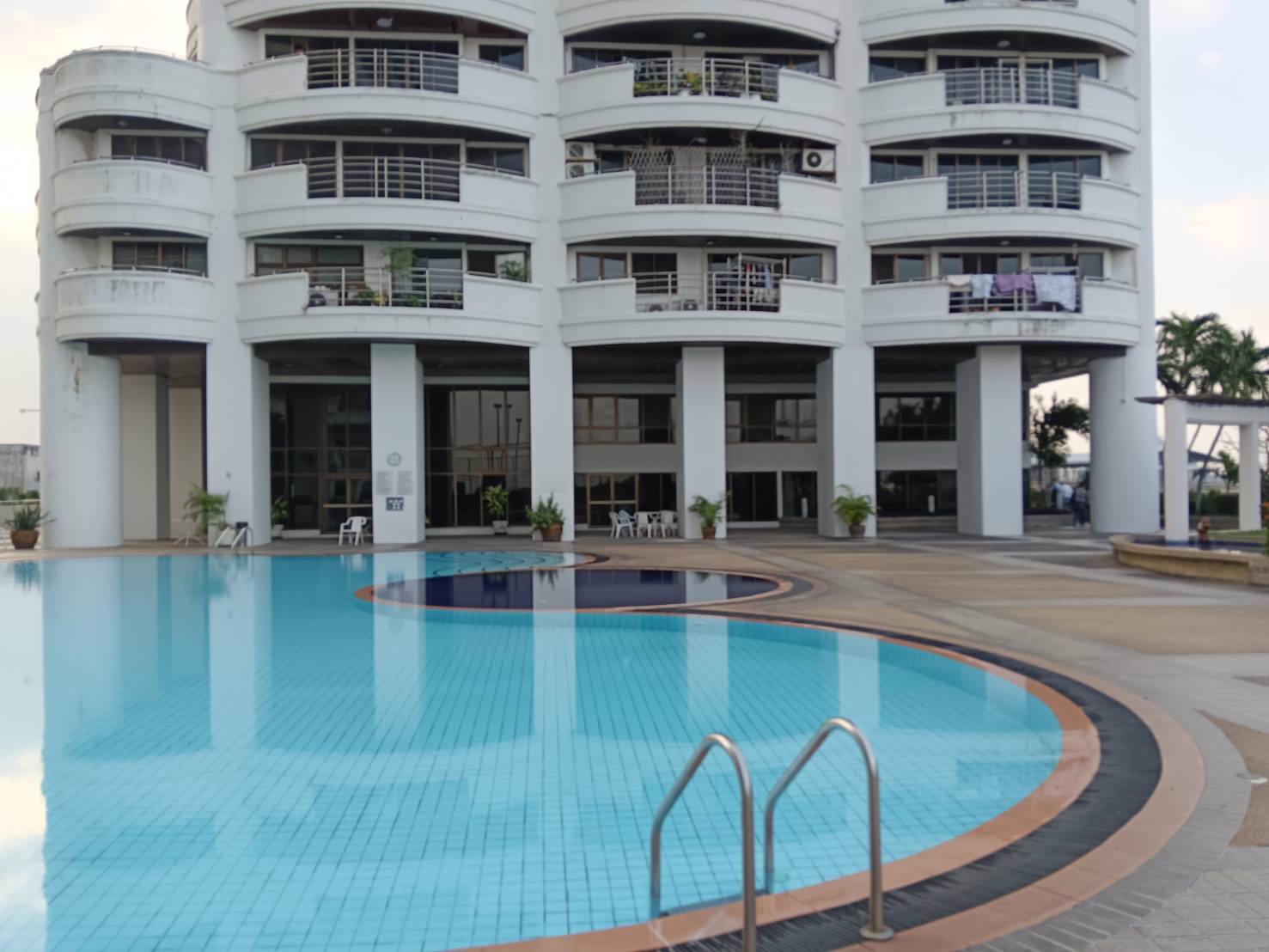 ขายออฟฟิศ-อยู่ในตึก-คอนโด-ฟลอร่าวิลล์-พัฒนาการซอย-51