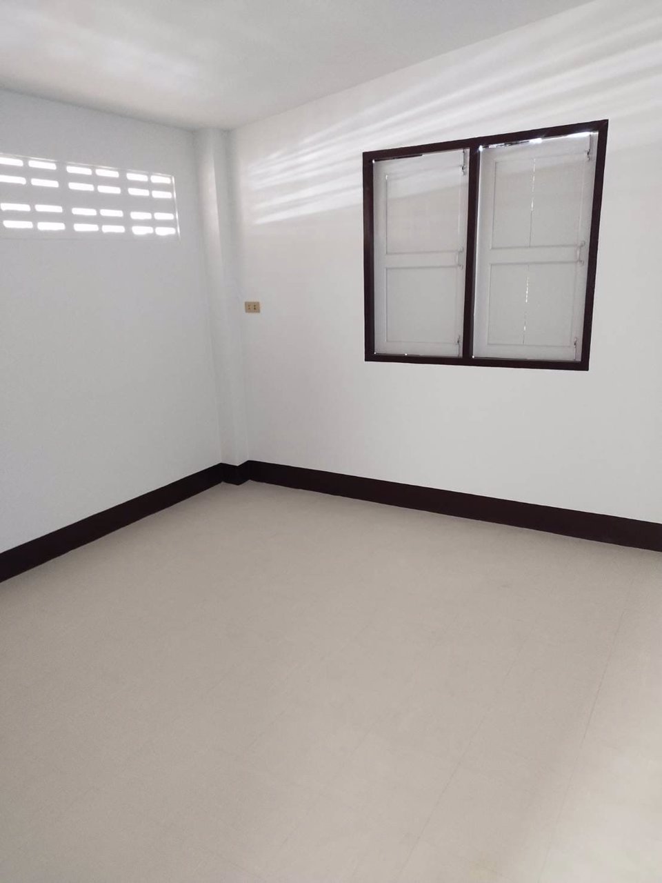 ขายบ้านตึก-3-ชั้น-พื้นที่-36-ตรว