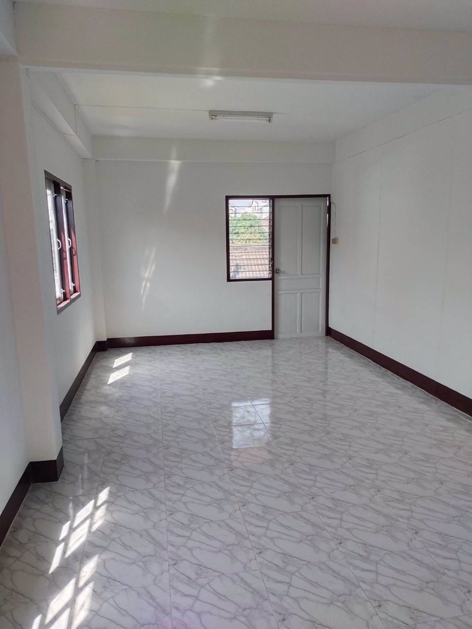 ขายบ้านตึก-3-ชั้น-พื้นที่-36-ตรว