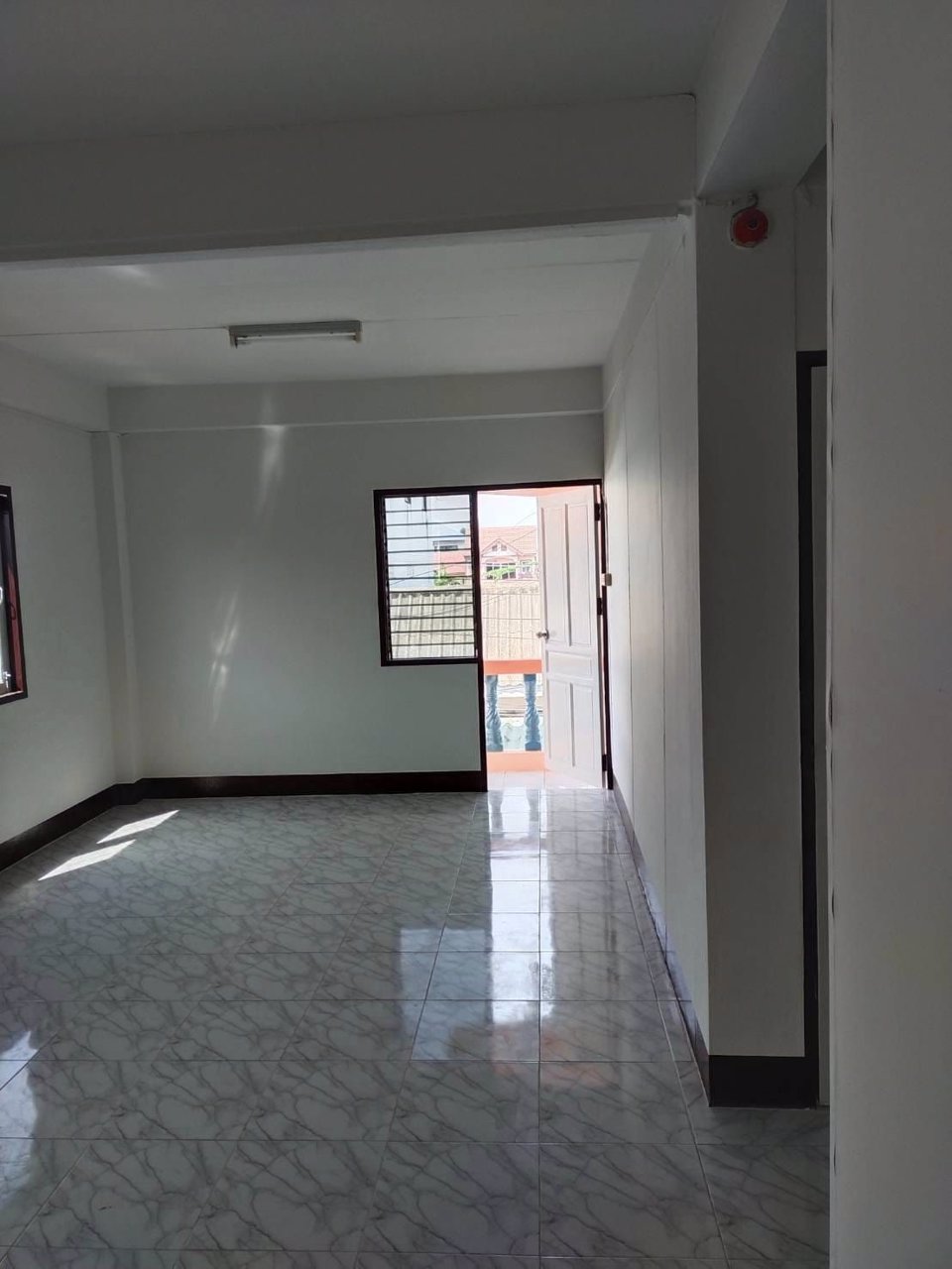 ขายบ้านตึก-3-ชั้น-พื้นที่-36-ตรว