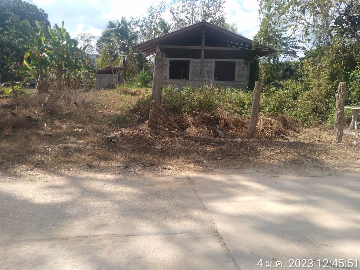ขายที่ดิน-เนื้อที่-309-ตารางวาพร้อมบ้านปูน1หลัง