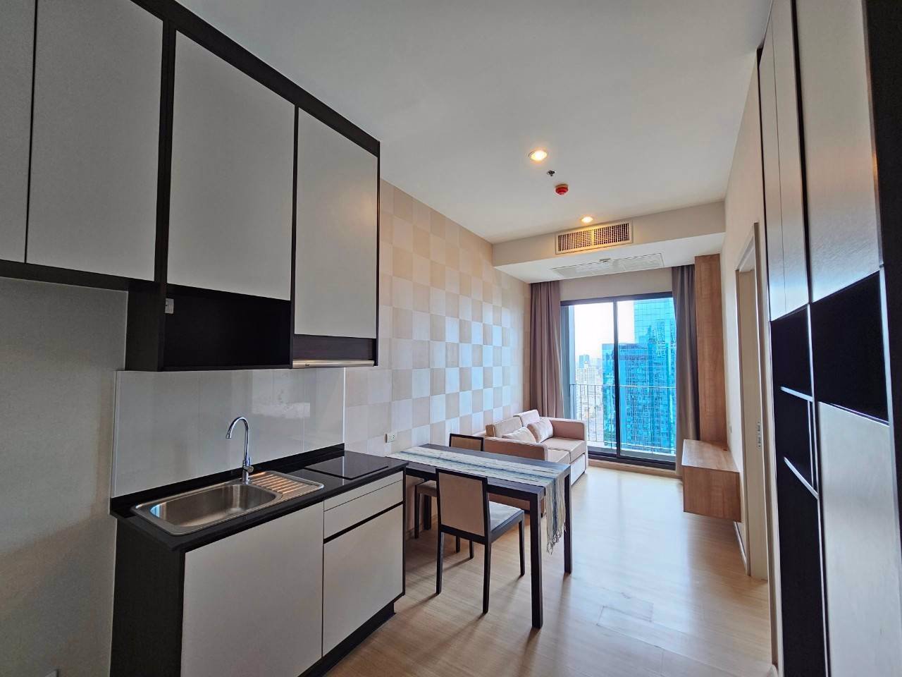 ขาย-คอนโดเอกมัย-ทองหล่อ-the-capital-คอนโดหรู