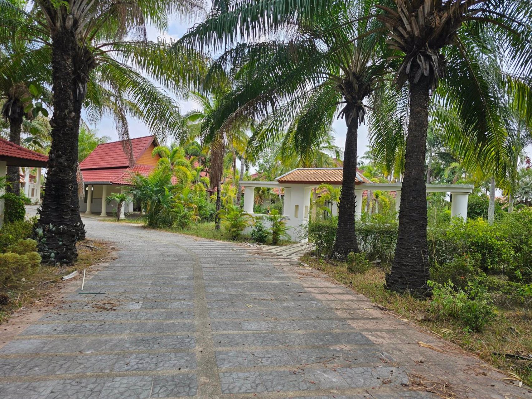 ขายที่ดินพร้อมสิ่งปลูกสร้างห้วยใหญ่-เขาชีจรรย์-พัทยา