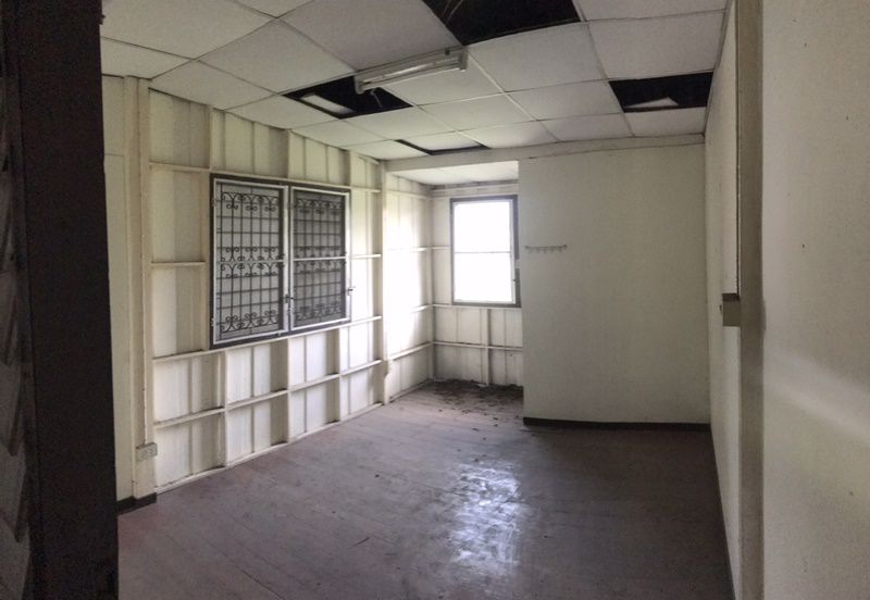 ขาย-ห้องเช่า-ซอยเรวดี-ครึ่งปูน-ครึ่งไม้-65-ตรว-ขายสภาพเดิม-เหมาะกับการ-รีโนเวท-18-นอน-18-น้ำ