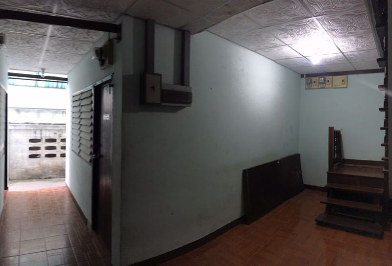 ขาย-ห้องเช่า-ซอยเรวดี-ครึ่งปูน-ครึ่งไม้-65-ตรว-ขายสภาพเดิม-เหมาะกับการ-รีโนเวท-18-นอน-18-น้ำ