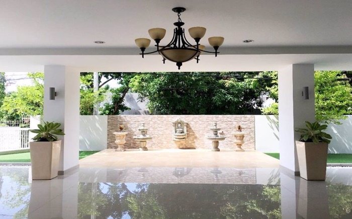 เช่า-serviced-apartment-เอกมัย-ซอย-10-2-นอน-2-น้ำ-120-ตรม-มีเบนซ์รีมูซีนรับส่ง-50-000-บาท