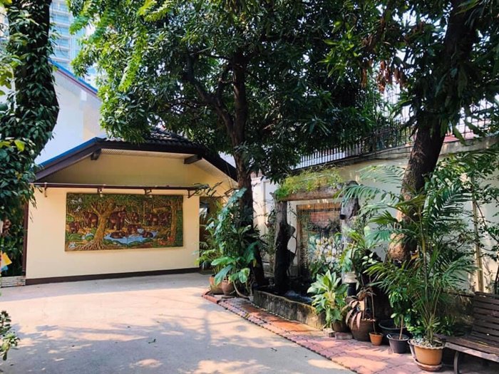 ให้เช่าบ้าน-2-ชั้น-สุขุมวิท-31-ริมถนนเมน-ปากซอยเอ็มสเฟียร์-218-ตรวา-พร้อมสระว่ายน้ำ