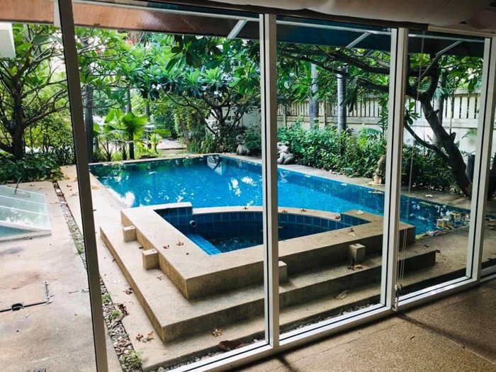 ให้เช่าบ้าน-2-ชั้น-สุขุมวิท-31-ริมถนนเมน-ปากซอยเอ็มสเฟียร์-218-ตรวา-พร้อมสระว่ายน้ำ