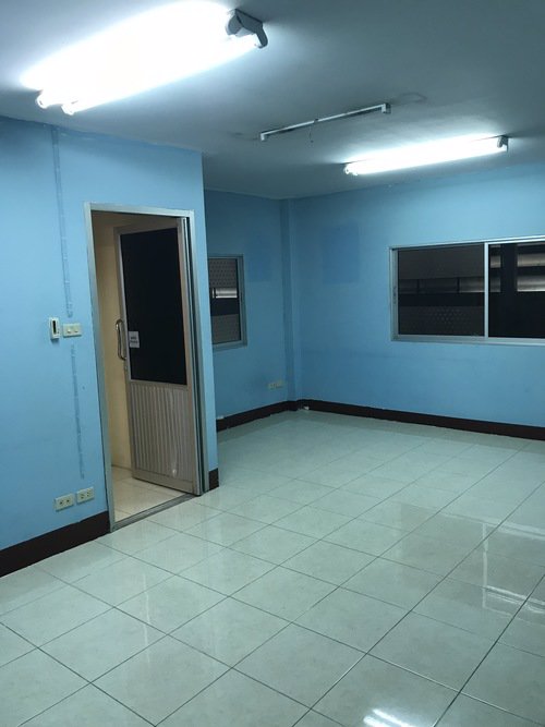 ขาย-ให้เช่าโรงงาน-โรงงานมีรั้วรอบขอบชิด-ตั้งอยู่ทางทิศตะวันตกเฉียงใต้ของกรุงเทพ-ขนาดอาคาร-กว้าง-16