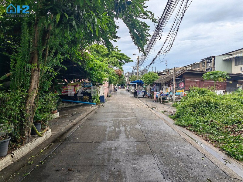 ขายถูกที่ดิน-พร้อมสิ่งปลูกสร้าง-เนื้อที่-21550-ตรว-สี่เหลี่ยมสวย-ซอยพหลโยธิน50-แยก1