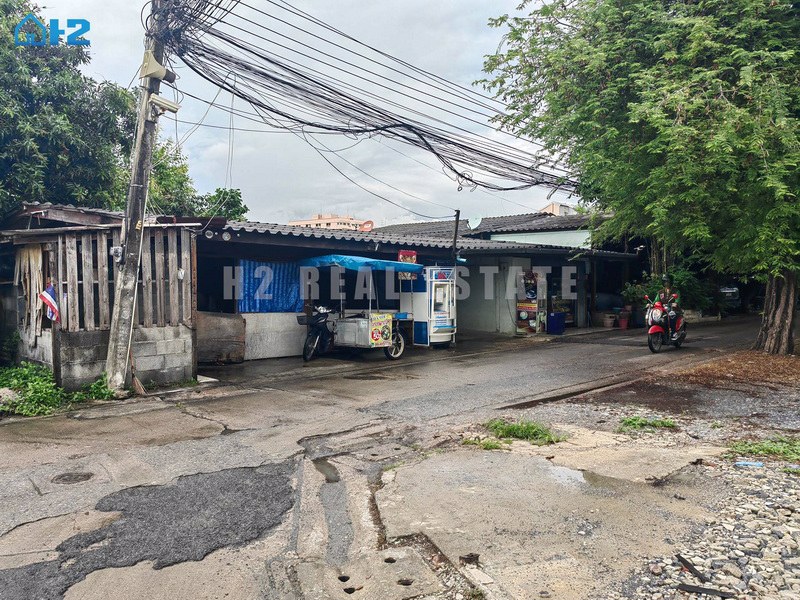 ขายถูกที่ดิน-พร้อมสิ่งปลูกสร้าง-เนื้อที่-21550-ตรว-สี่เหลี่ยมสวย-ซอยพหลโยธิน50-แยก1