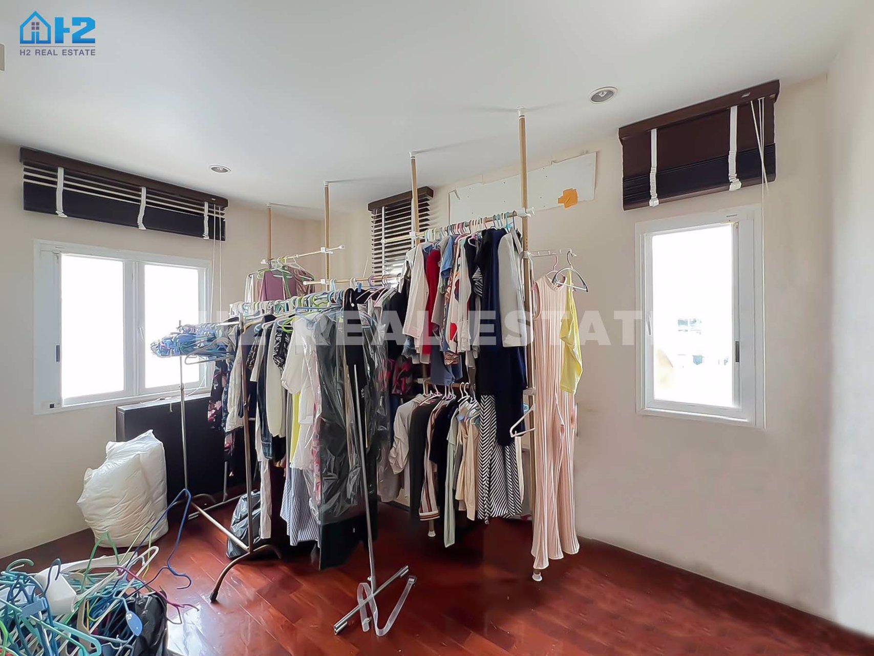 ขายบ้านเดี่ยวถูกสุด-ในโครงการเดอวิลล์ศรีนครินทร์-ทำเลดี-เดินทางสะดวก-เข้า-ออกได้หลายทาง