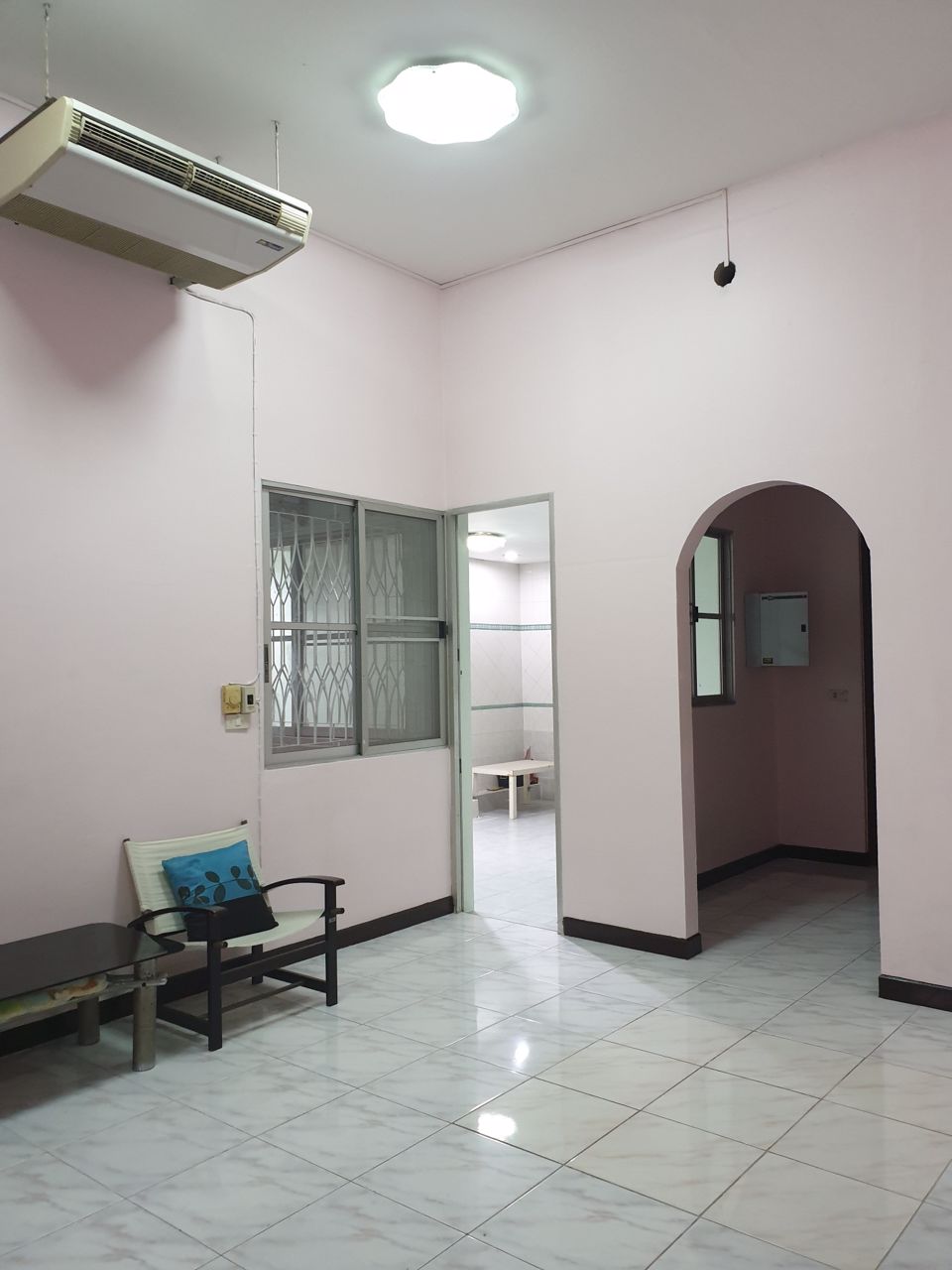 ให้เช่าทาวน์เฮ้าส์-3-ชั้น-4-นอน-สภาพดี-ในเมืองทองธานี-ใกล้ทางด่วนแจ้งวัฒนะ-townhome-for-rent