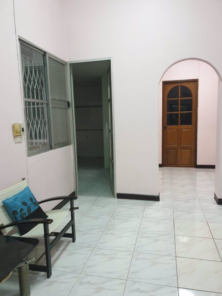 ให้เช่าทาวน์เฮ้าส์-3-ชั้น-4-นอน-สภาพดี-หมู่บ้านลูกกอล์ฟ-เมืองทองธานี-แจ้งวัฒนะ