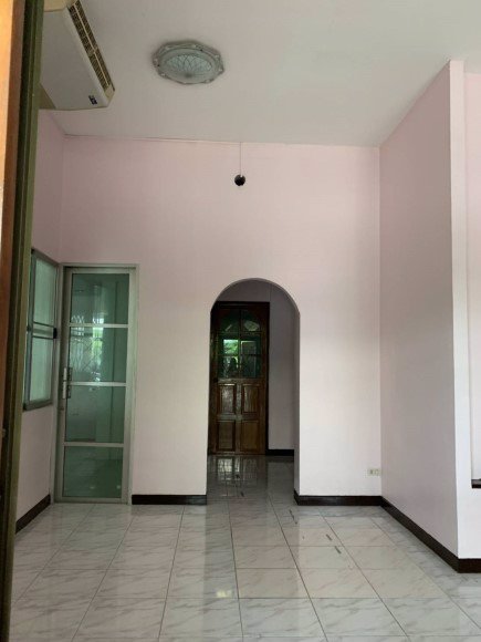 ให้เช่าทาวน์เฮ้าส์-3-ชั้น-4-นอน-สภาพดี-หมู่บ้านลูกกอล์ฟ-เมืองทองธานี-แจ้งวัฒนะ