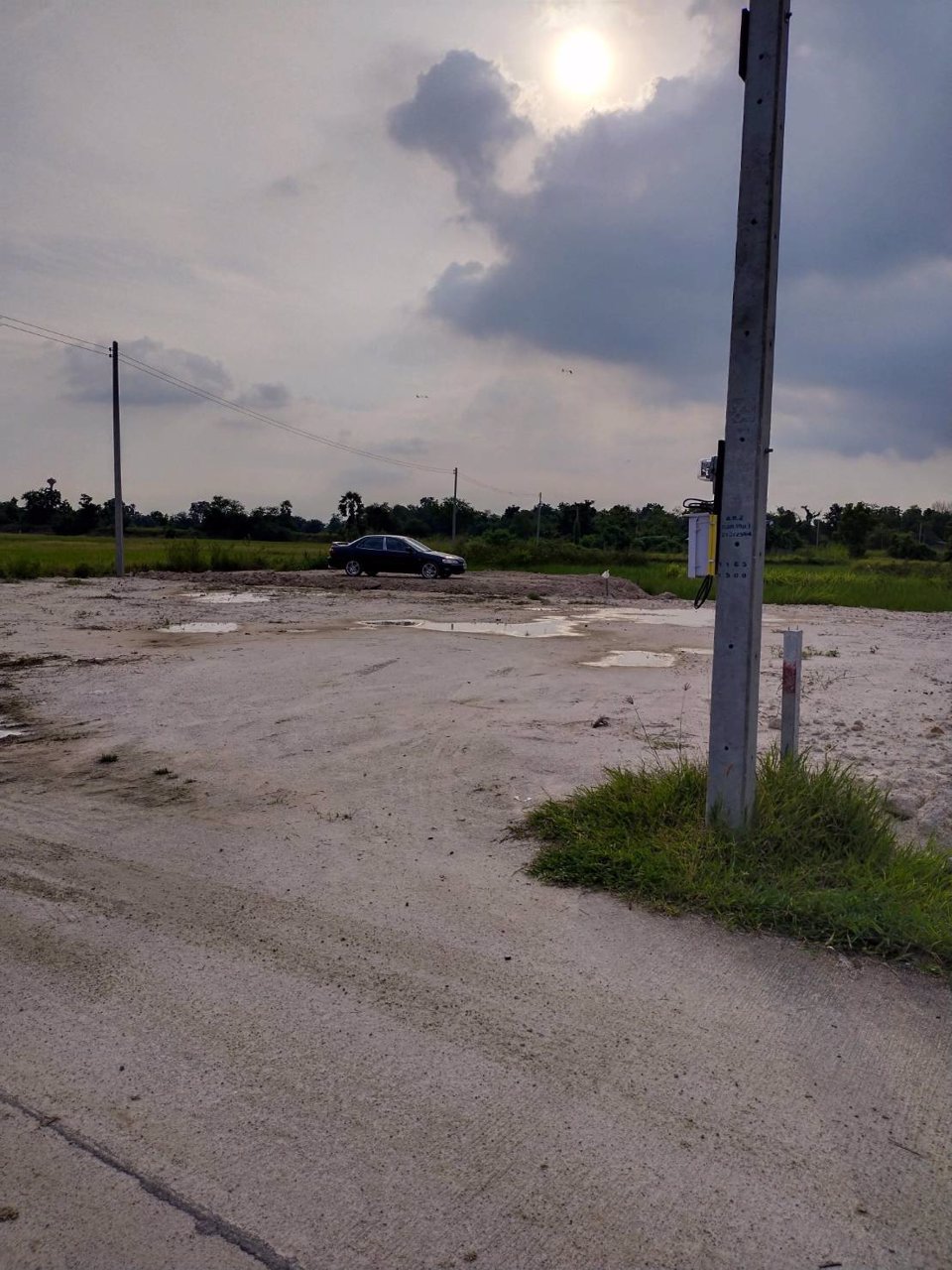 ที่ดินแบ่งขาย-เนื้อที่-50-ตรว-มี-3-แปลง-บรรยากาศดี-โล่งสบาย-เห็นวิวภูเขาชัดเจน