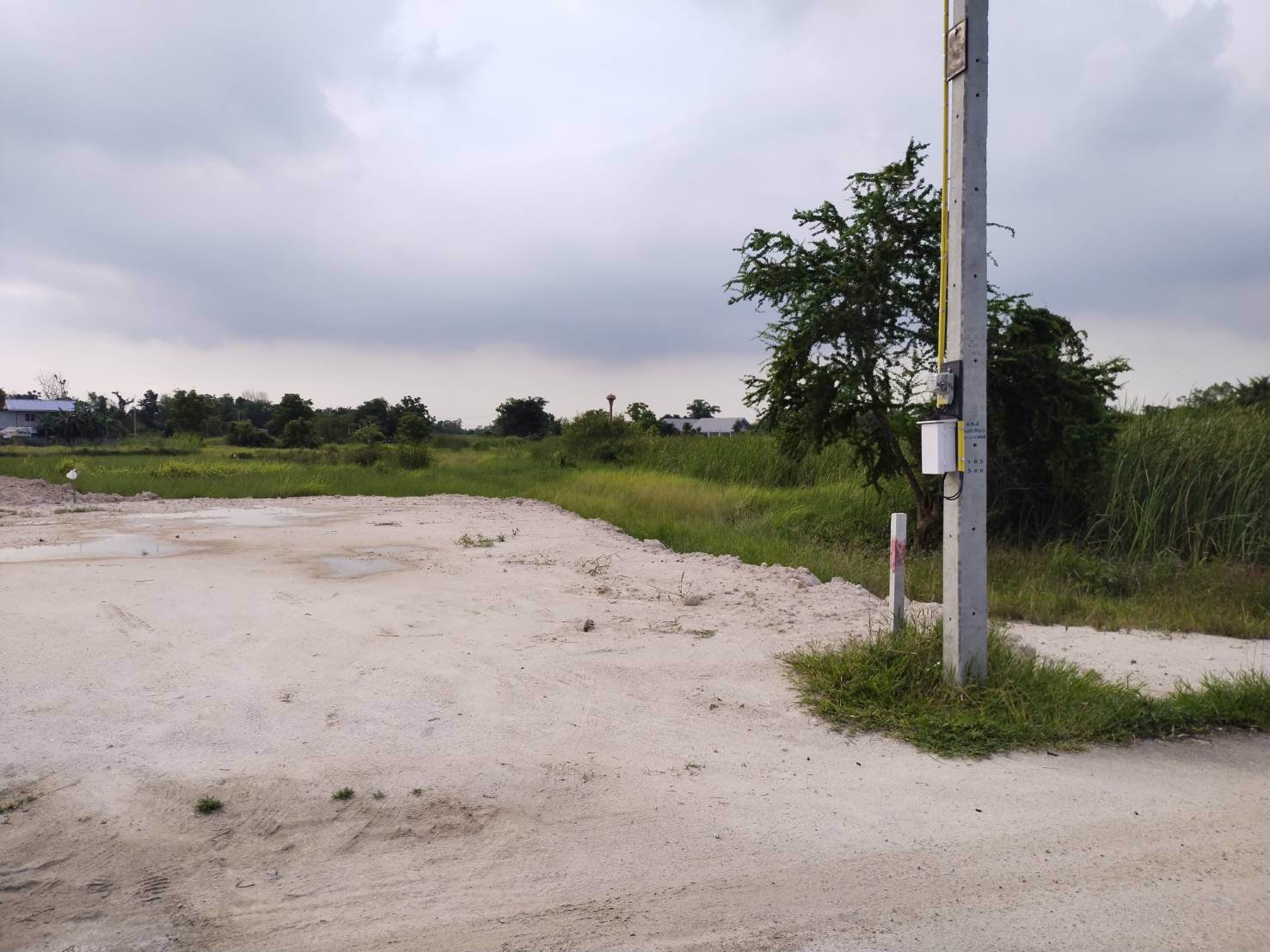 ที่ดินแบ่งขาย-เนื้อที่-50-ตรว-มี-3-แปลง-บรรยากาศดี-โล่งสบาย-เห็นวิวภูเขาชัดเจน