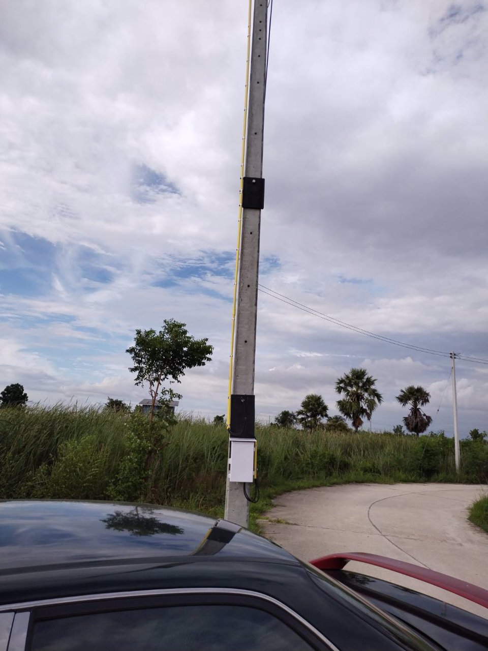 ที่ดินแบ่งขาย-เนื้อที่-50-ตรว-มี-3-แปลง-บรรยากาศดี-โล่งสบาย-เห็นวิวภูเขาชัดเจน