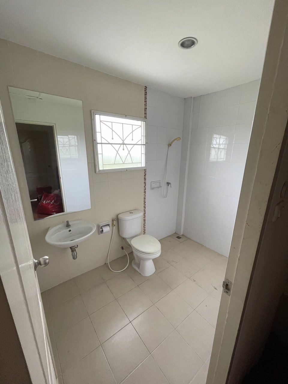 ขายทาวน์โฮม-2-ชั้น-บ้านสภาพสวยต่อเติมเต็ม-พร้อมเข้าอยู่