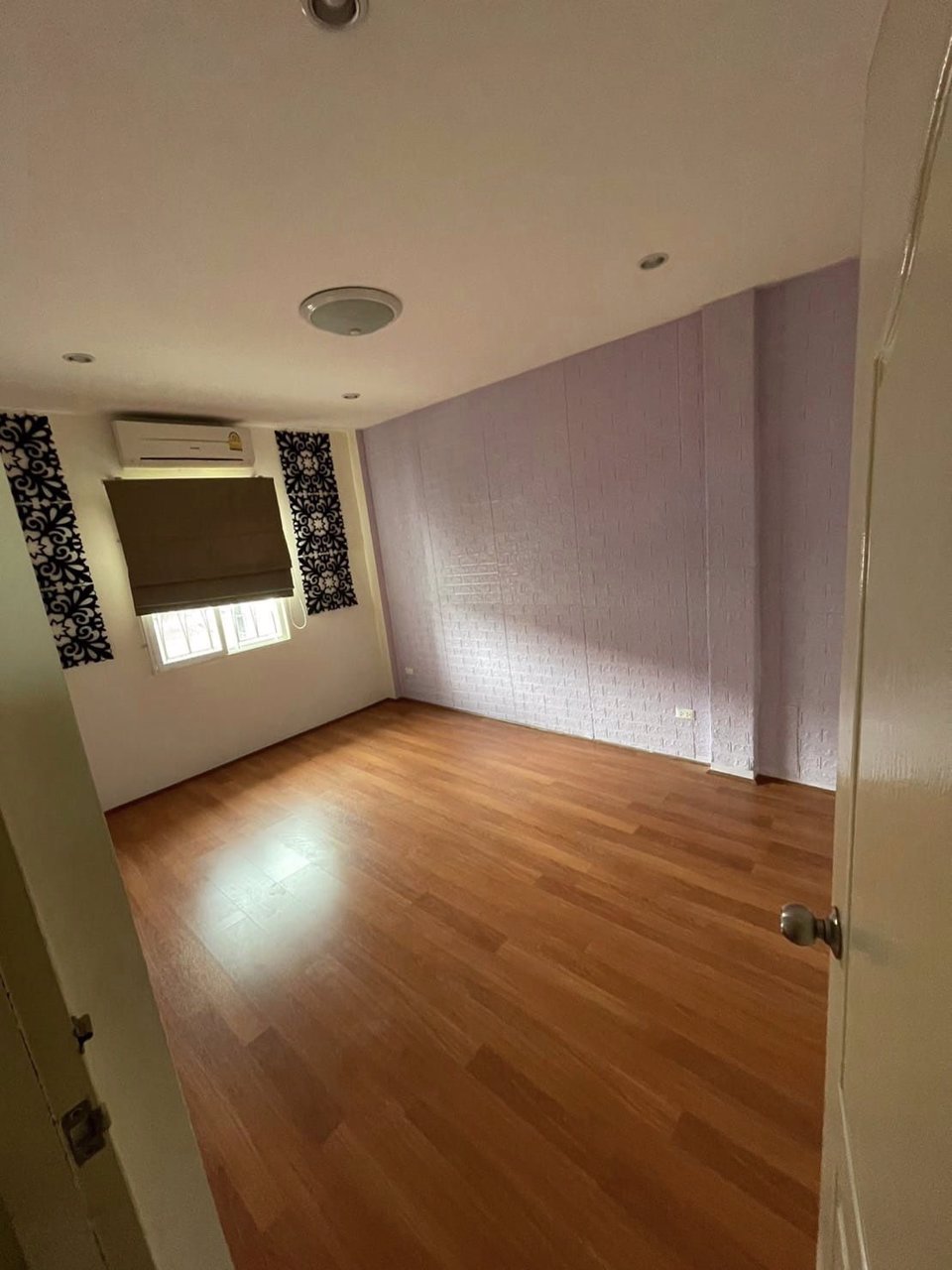 ขายทาวน์โฮม-2-ชั้น-บ้านสภาพสวยต่อเติมเต็ม-พร้อมเข้าอยู่