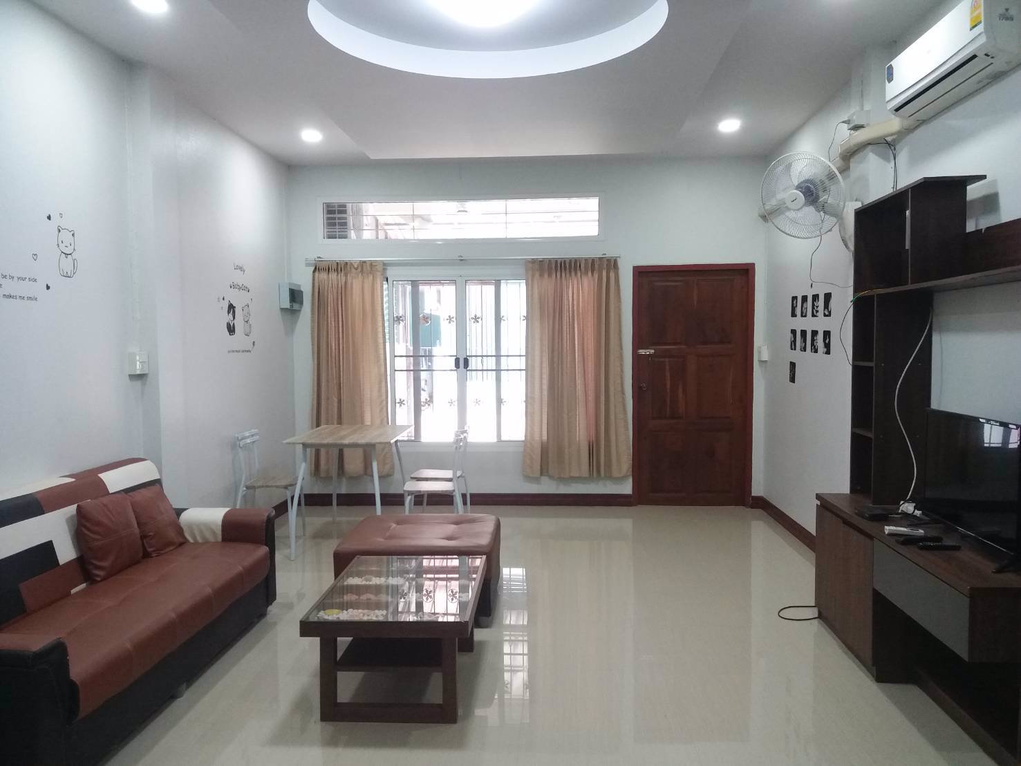 ขายทาวน์โฮม-2-ชั้น-พร้อมเฟอร์นิเจอร์